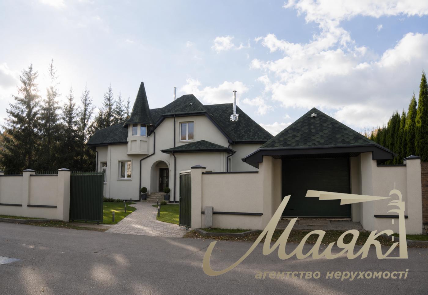 Продаж будинку з гаражем 365м2, ділянка 15 соток у КМ "ОБРІЙ - К" вул. Центральна, у с. Козин,