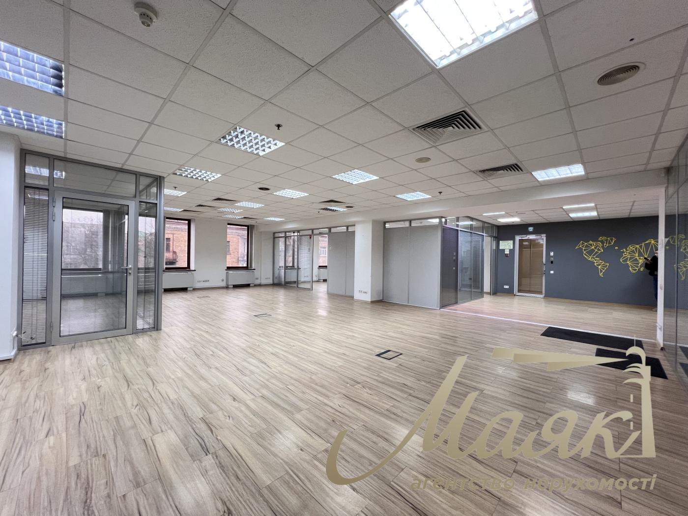 Оренда офісу 285 кв.м. в БЦ Леонардо вул.Богдана Хмельницького 52/17