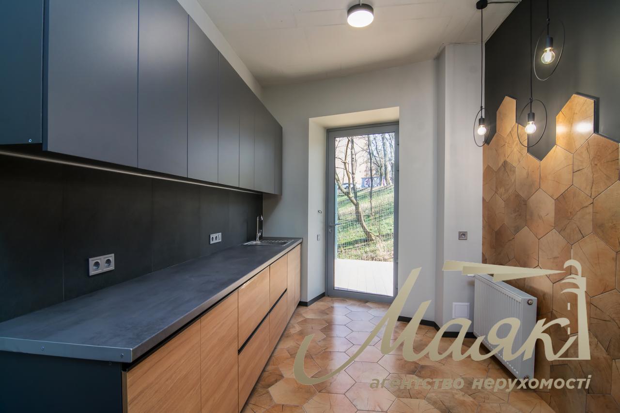 Office space for rent, brand-new, 240 m², near the Dvorets Sporta metro station
