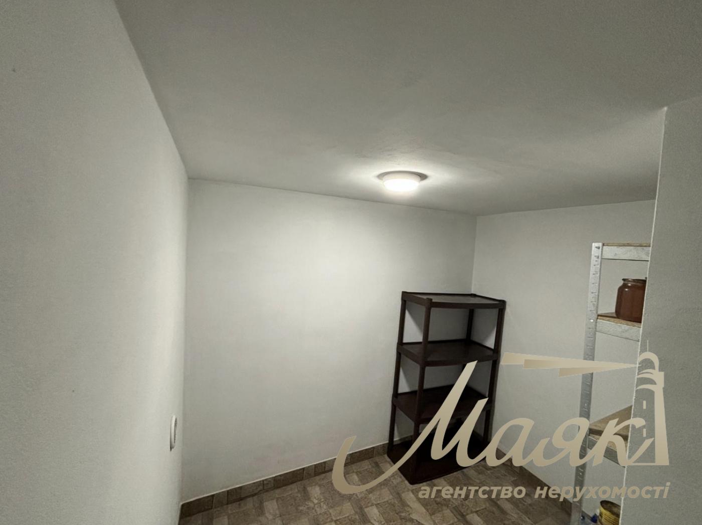 Продаж 2-поверхового будинку площею 246 м² у с. Зелений Бор/Крушинка, Одеський напрямок, Київська область.