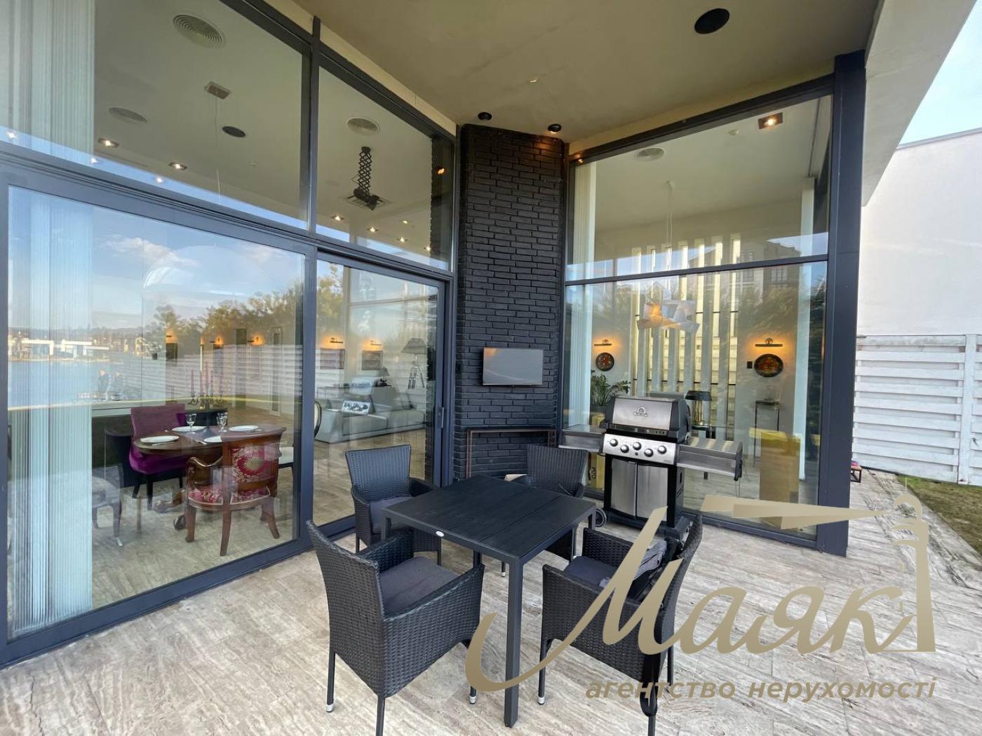 Оренда будинку Лісники- 200 м2 у котеджному містечку Хутір Ясний, з виходом на озеро, 10 соток