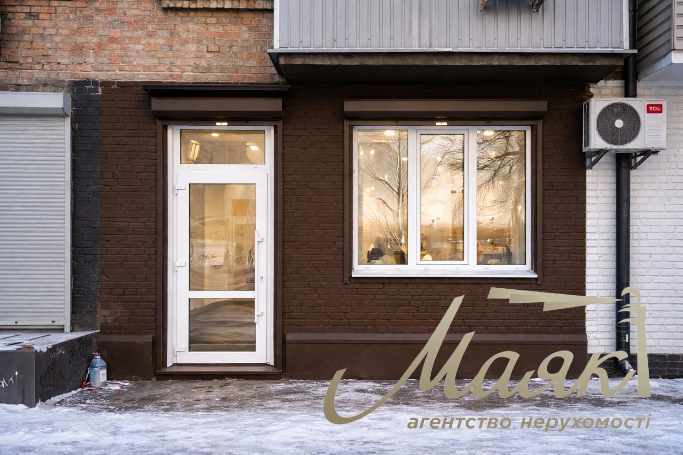 Rent a front room 52m2 on Podol, Naberezhno Khreshchatitskaya