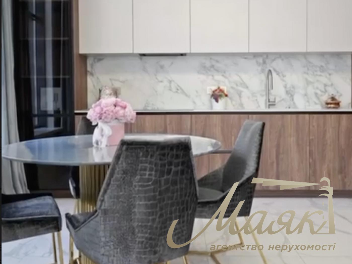 For sale 3-room apartment 103m2 in LCD "Novopecherskie Lipki" Andriy Verkhoglyad, Pechersk, Kiev