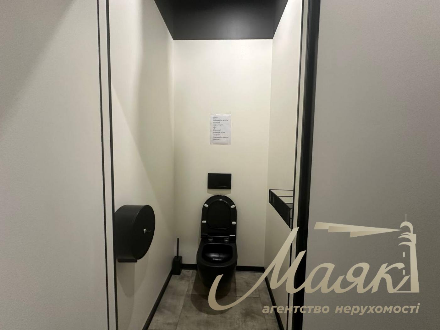 1,132 m² Office Space for Rent in the Business Center at 18/7 Almazova Street, Pechersk