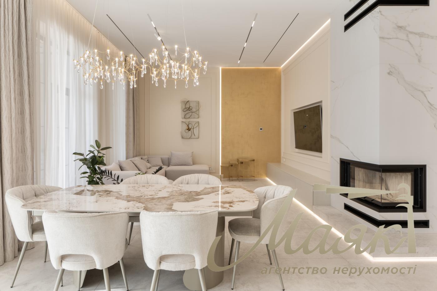 Продаж будинку площею 450 м² з басейном та гостьовим будинком у житловому комплексі «Хутір Ясний», Лесники