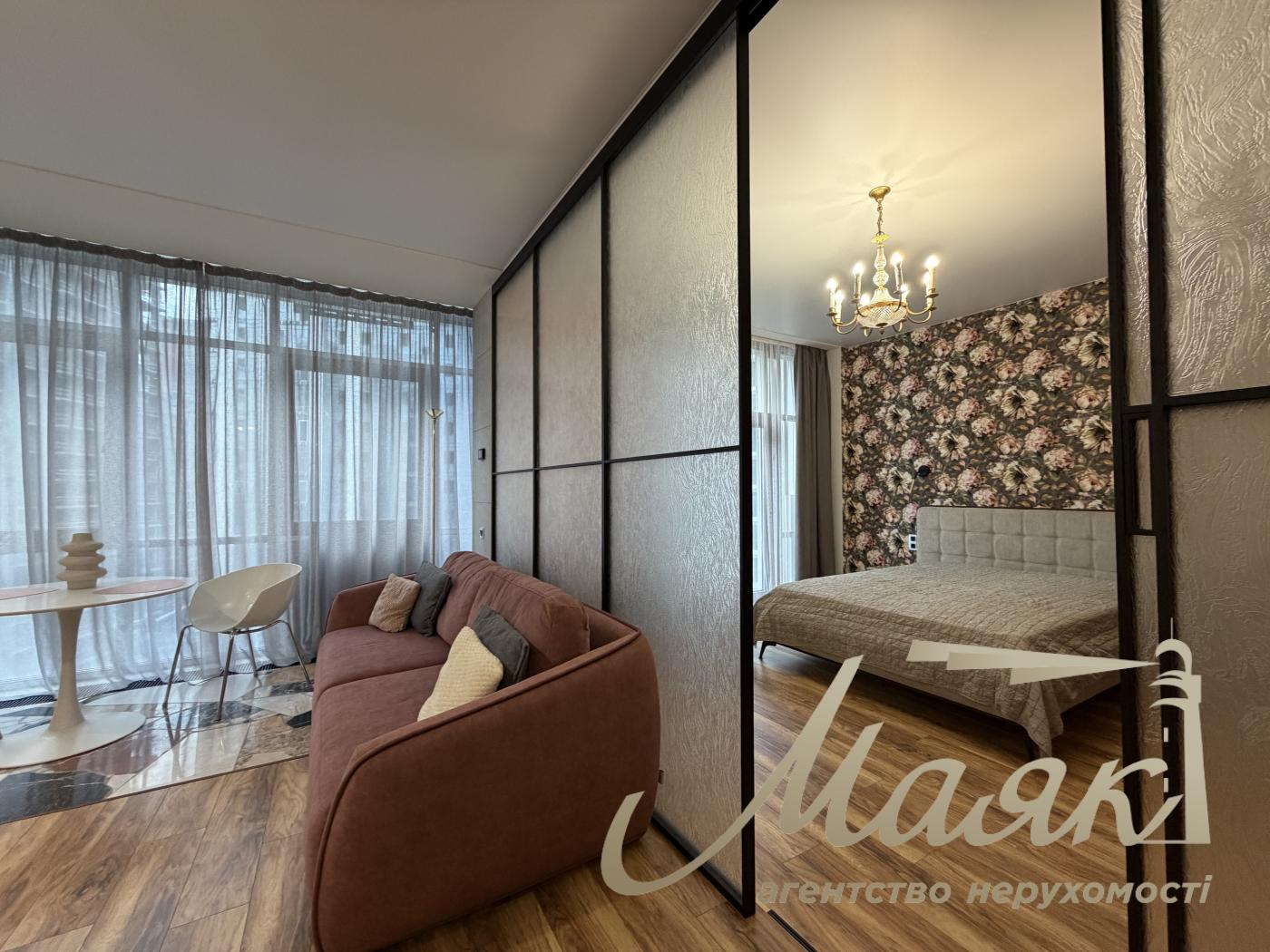 Rent 2-bedroom apartment in LCD Novopecherskie Lipki, Dragomirova str. 19A, Pechersk, Kyiv