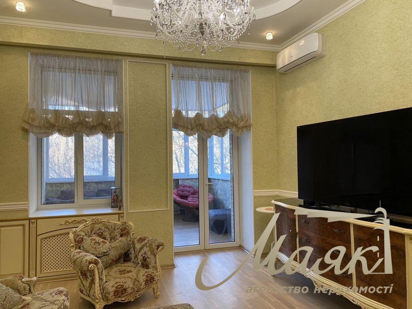 Аренда 4-комнатной квартиры в Центре, стм. Университет, Киев