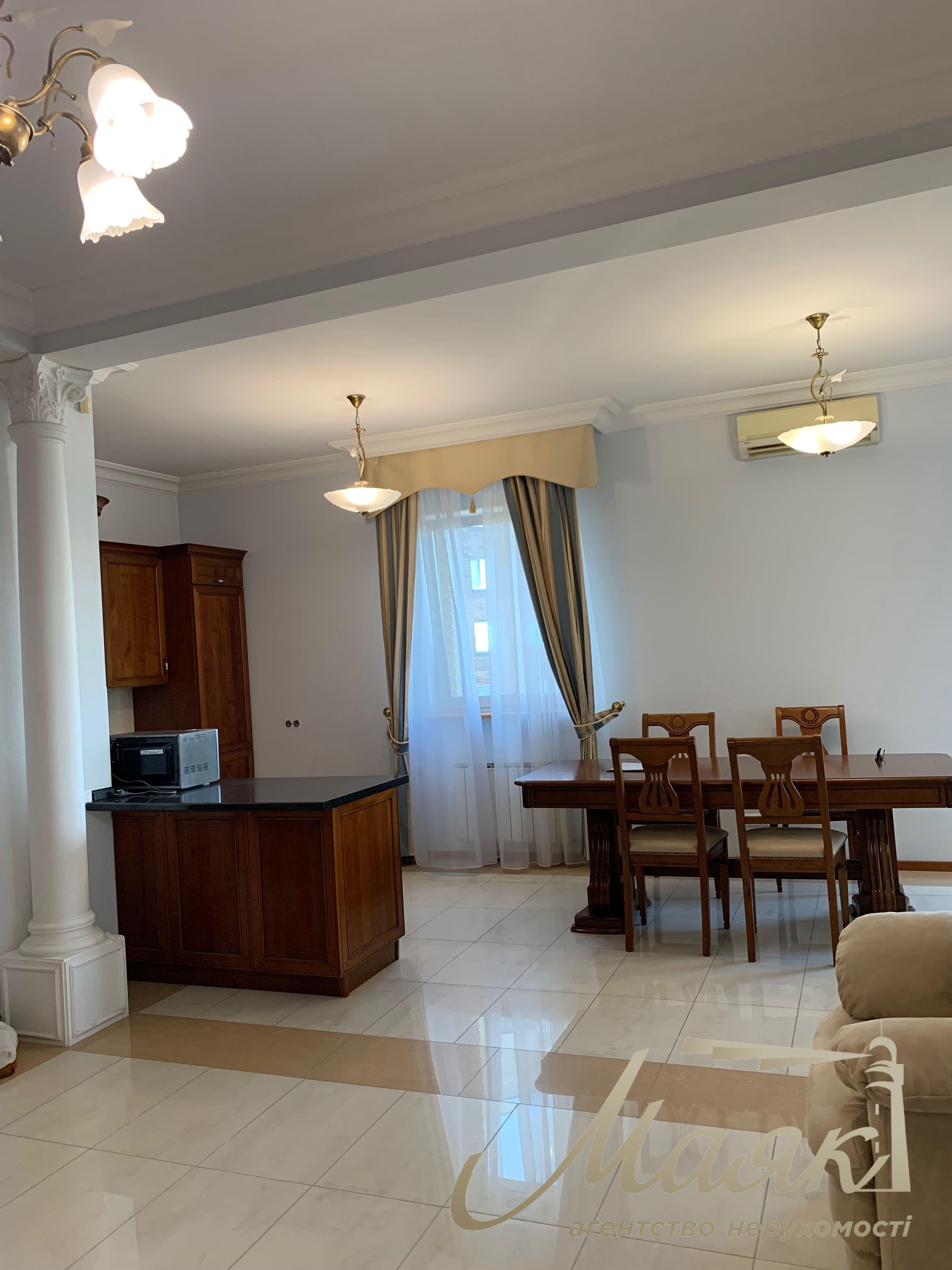 3-room apartment for rent at 12E Ivasyuka Ave., Obolonska Embankment.