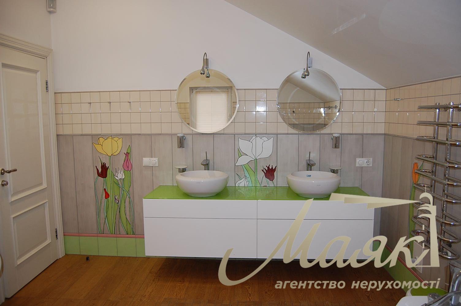 Оренда просторого будинку площею 225 м² у с. Гатне, 5 спалень, камін, 10 хвилин до станції метро «Теремки», Києво-Святошинський район