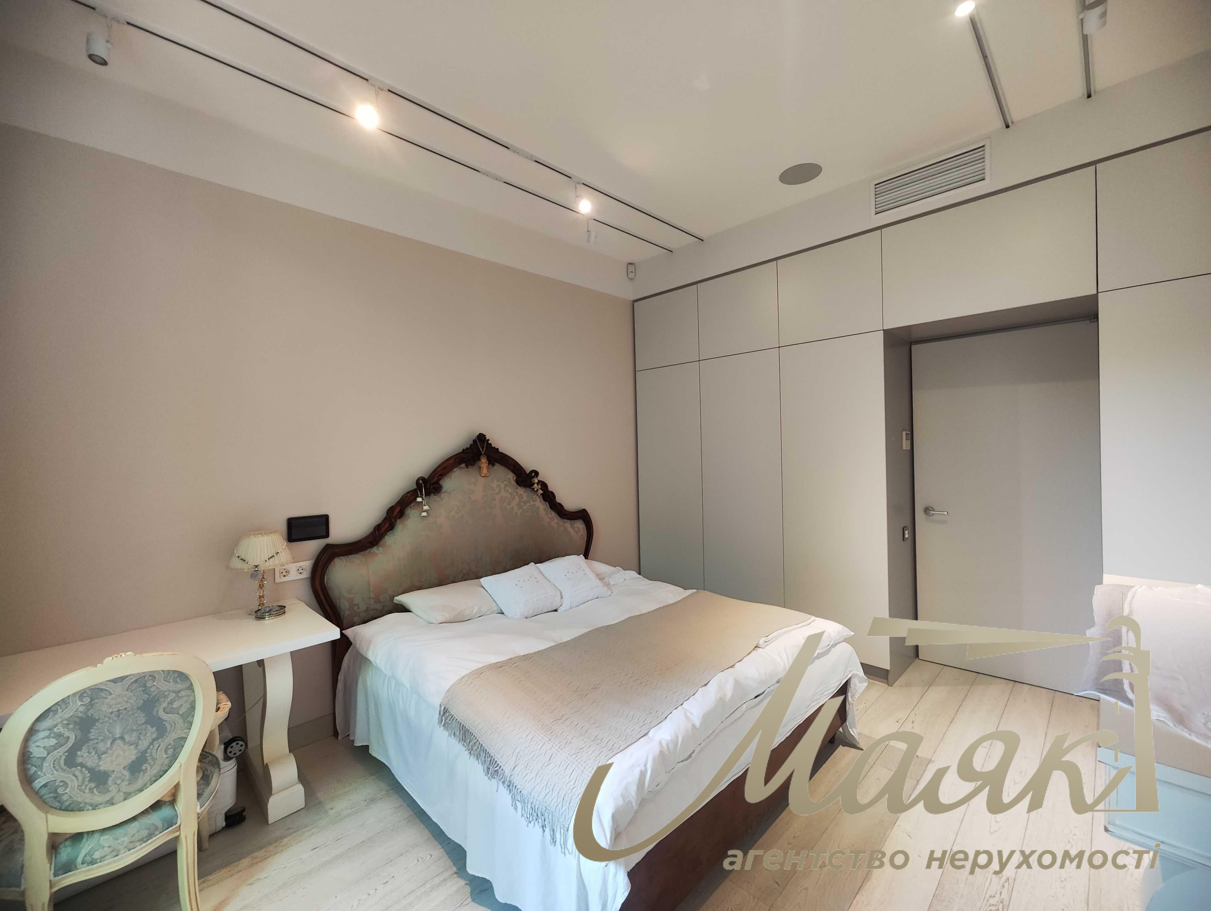 Оренда сучасного будинку площею 250 м² з басейном у с. Тарасівка/Безрадичі, Обухівський напрямок, Київська область.