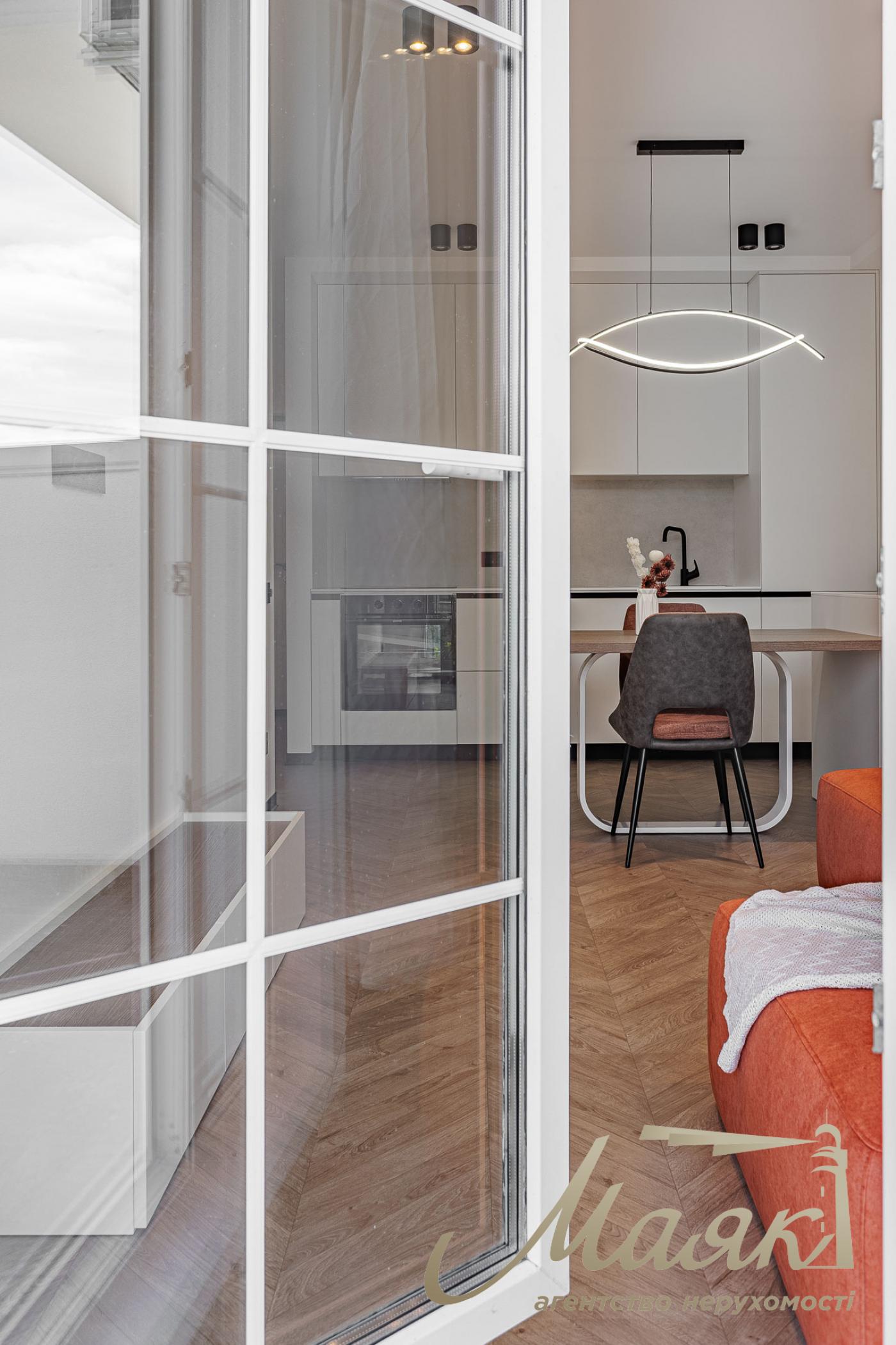 Rent 2-bedroom apartment in LCD New England