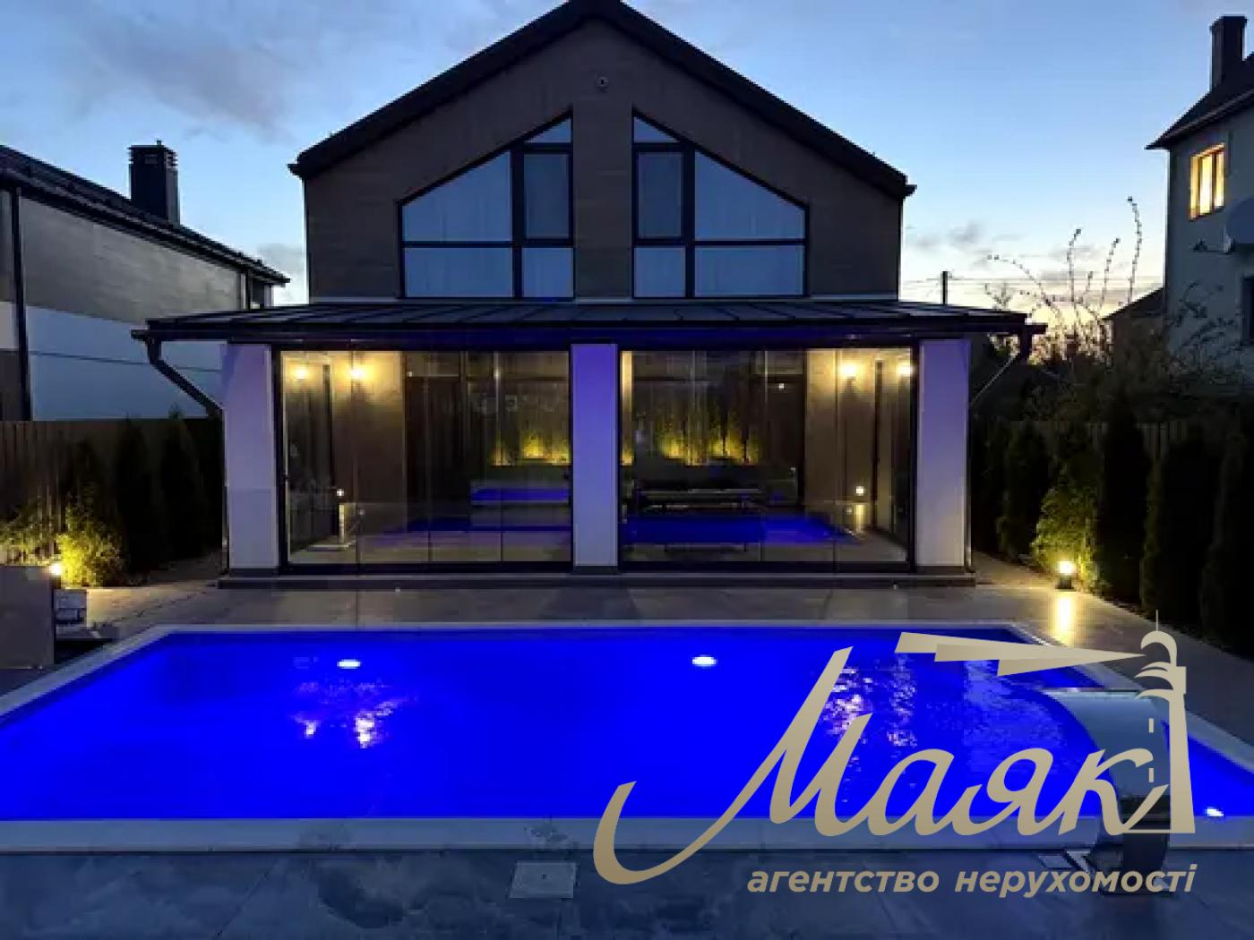 Продаж будинку з новим ремонтом 145м2, терасою та басейном у Глевасі