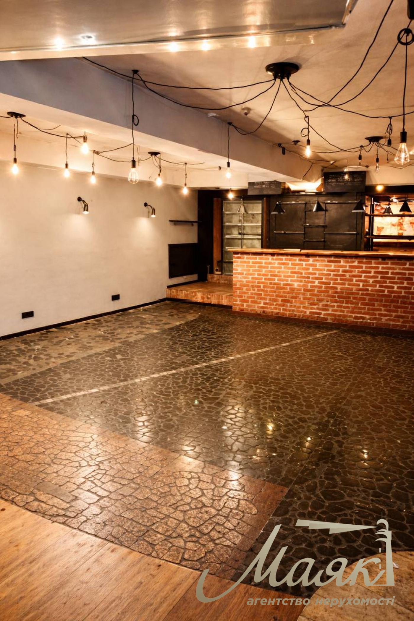 Аренда коммерческого помщения 103м2 на цокольном этаже, ул. 
