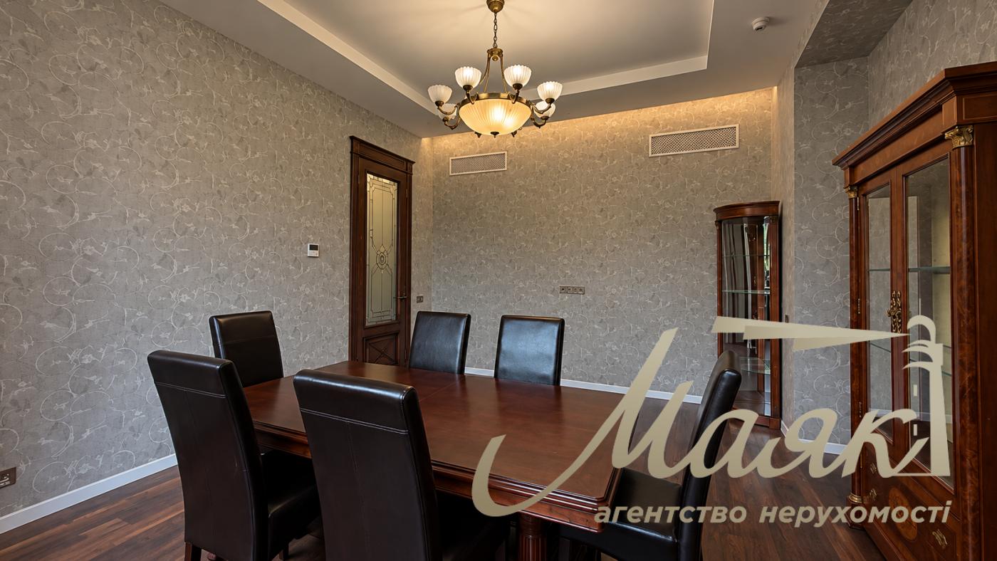 Оренда розкішного заміського будинку площею 1 217,2 м² у житловому комплексі «Південний» у с. Конча-Заспа/Козин, м. Київ, Голосіївський район, ділянка площею 40 соток