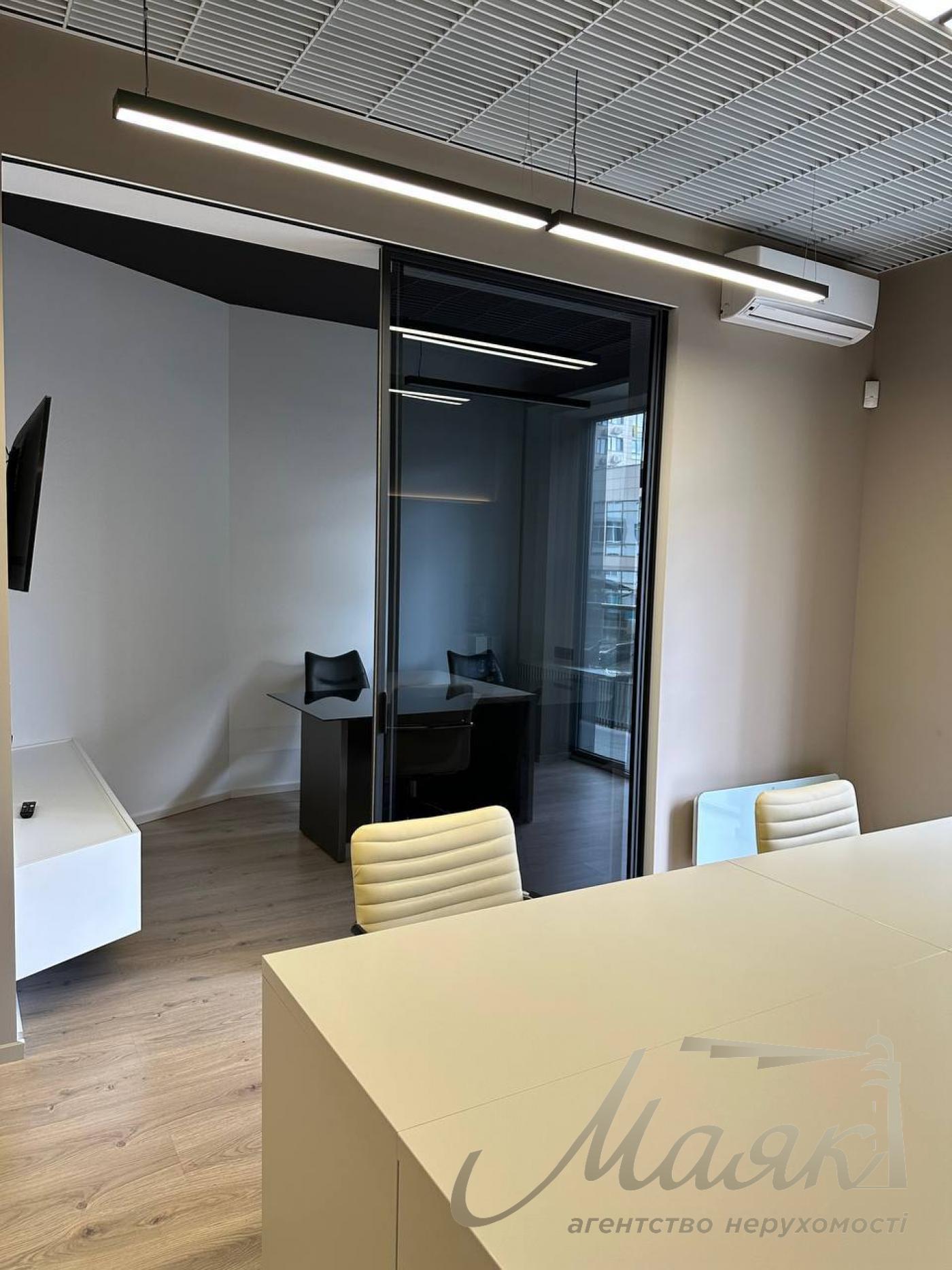 Оренда мебльованого офісу в ЖК RiverStone, Дніпровська набережна.