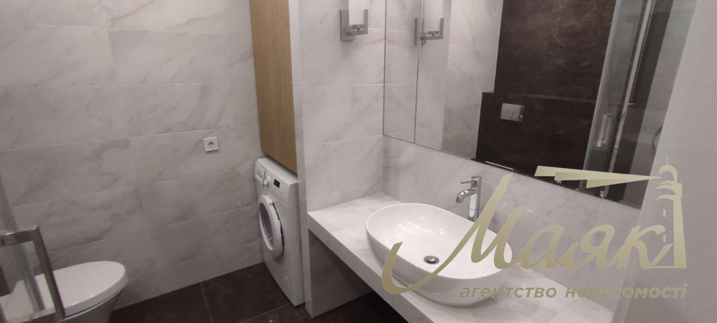 2-bedroom apartment for sale in the Podil Plaza & Residence residential complex, Hlubochitska Street