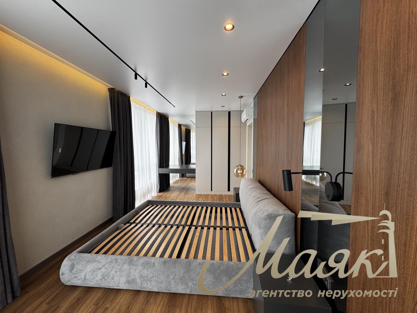 For sale 3-bedroom apartment in LCD Great