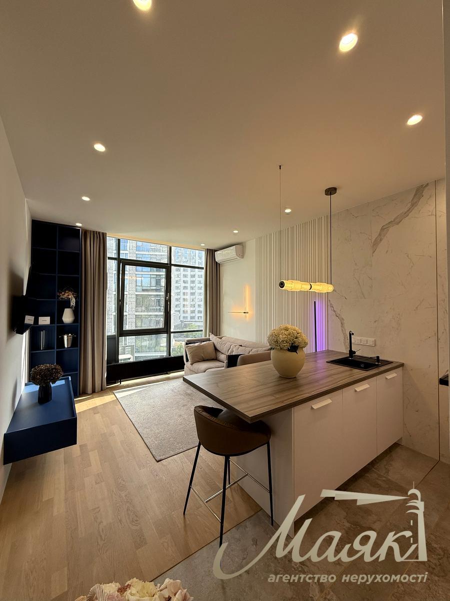 Аренда стильной евро-двушки в клубном доме «Новопечерские Липки» (52 м²) Андрея Верхогляда ул. (Михайла Драгомирова), 11-Б, Печерск