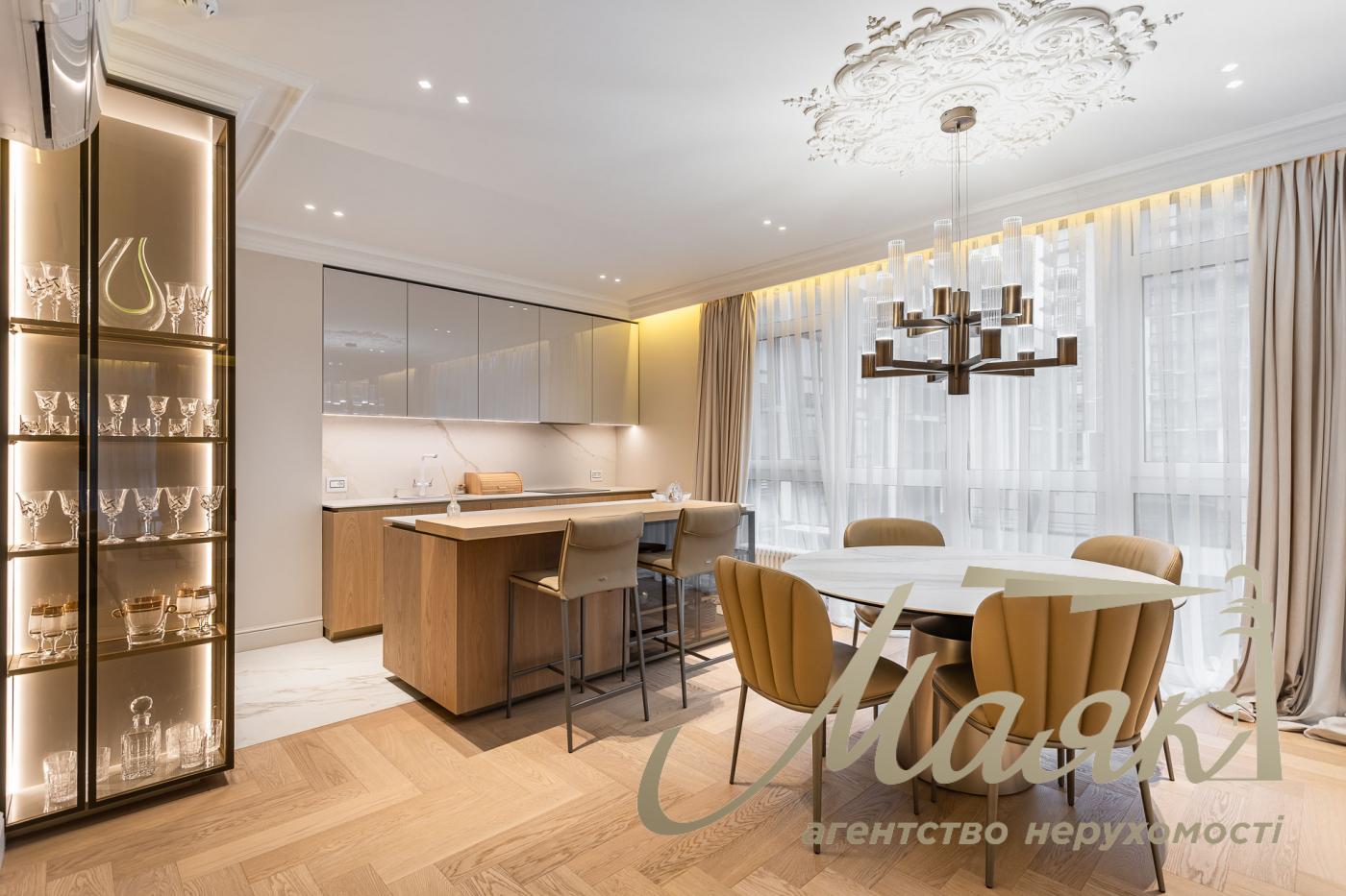 Оренда нової 3х-кімнатної ексклюзивної квартири в ЖК Французький квартал 2, Джона Макейна 3А, Печерський р-н, Центр, Київ