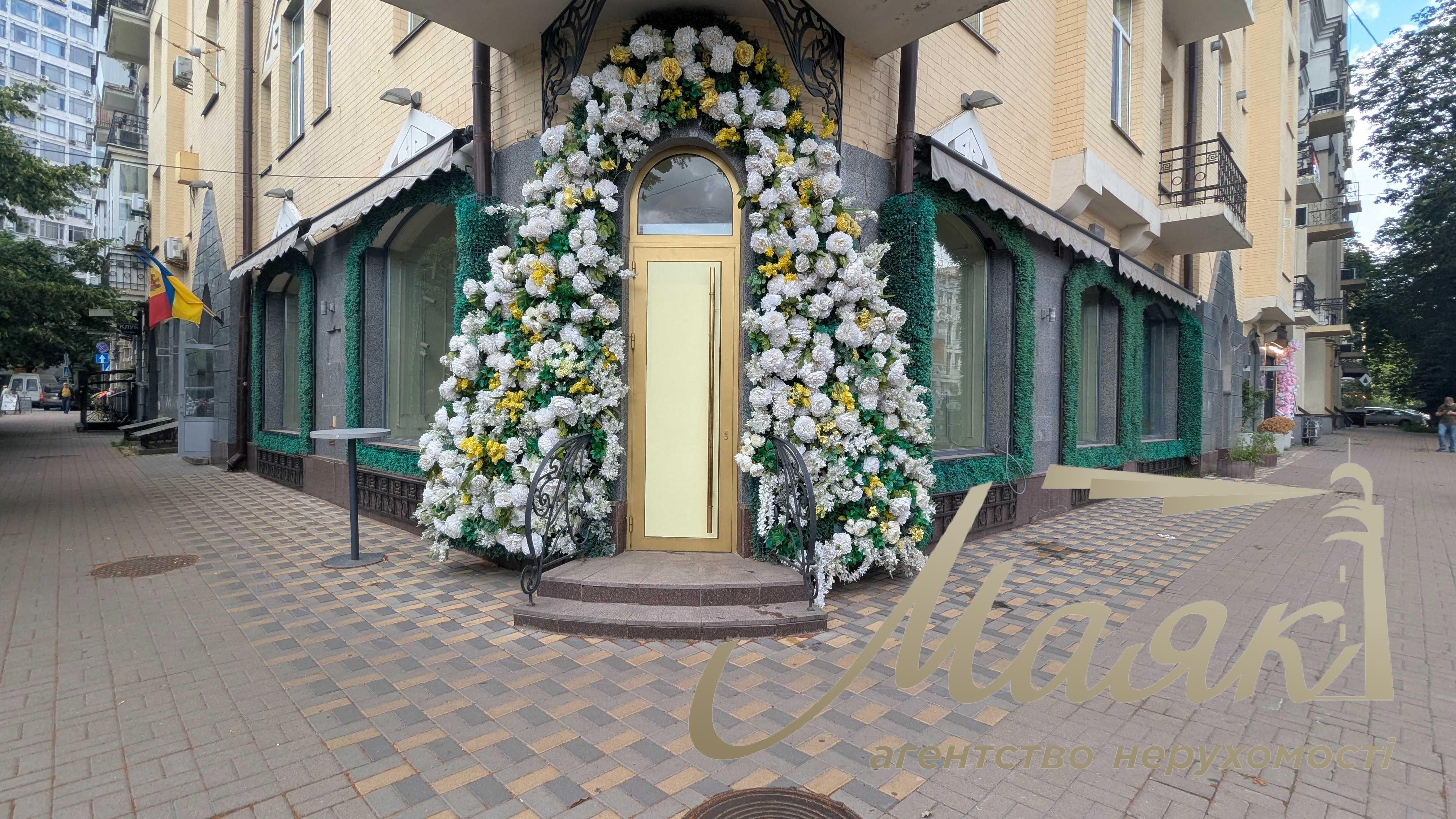 Оренда фасадного приміщення під ресторан, салон, шоу-рум, Мазепи 18/19, Арсенальна
