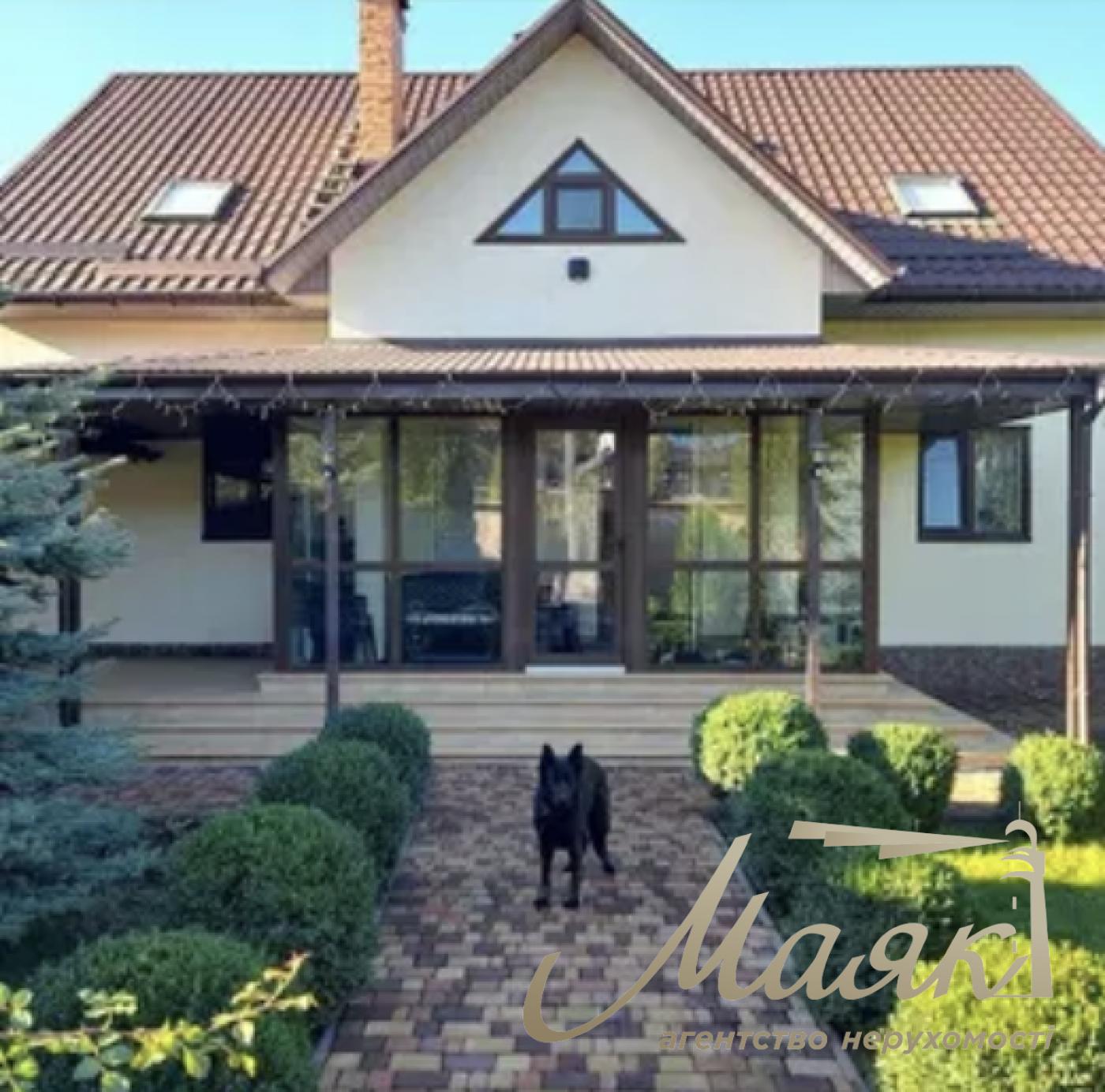 Продається солідний цегляний будинок/котедж площею 215 м² на ділянці площею 17,2 соток у селі Кременіще, Обухівський район, Київська область.