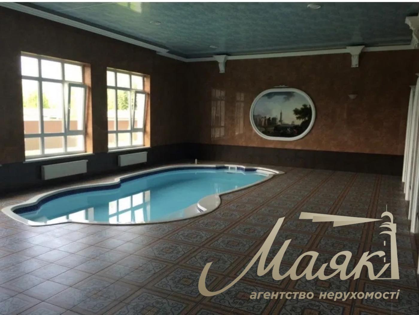 Rent a house 300m2 in the village of Kozin, ulitsa Nova,70