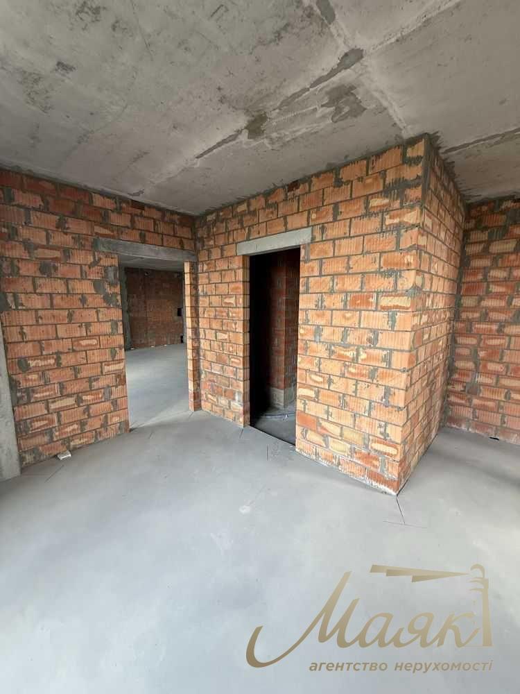 For sale 3k apartment 90m2 LCD Slavutich 2.0