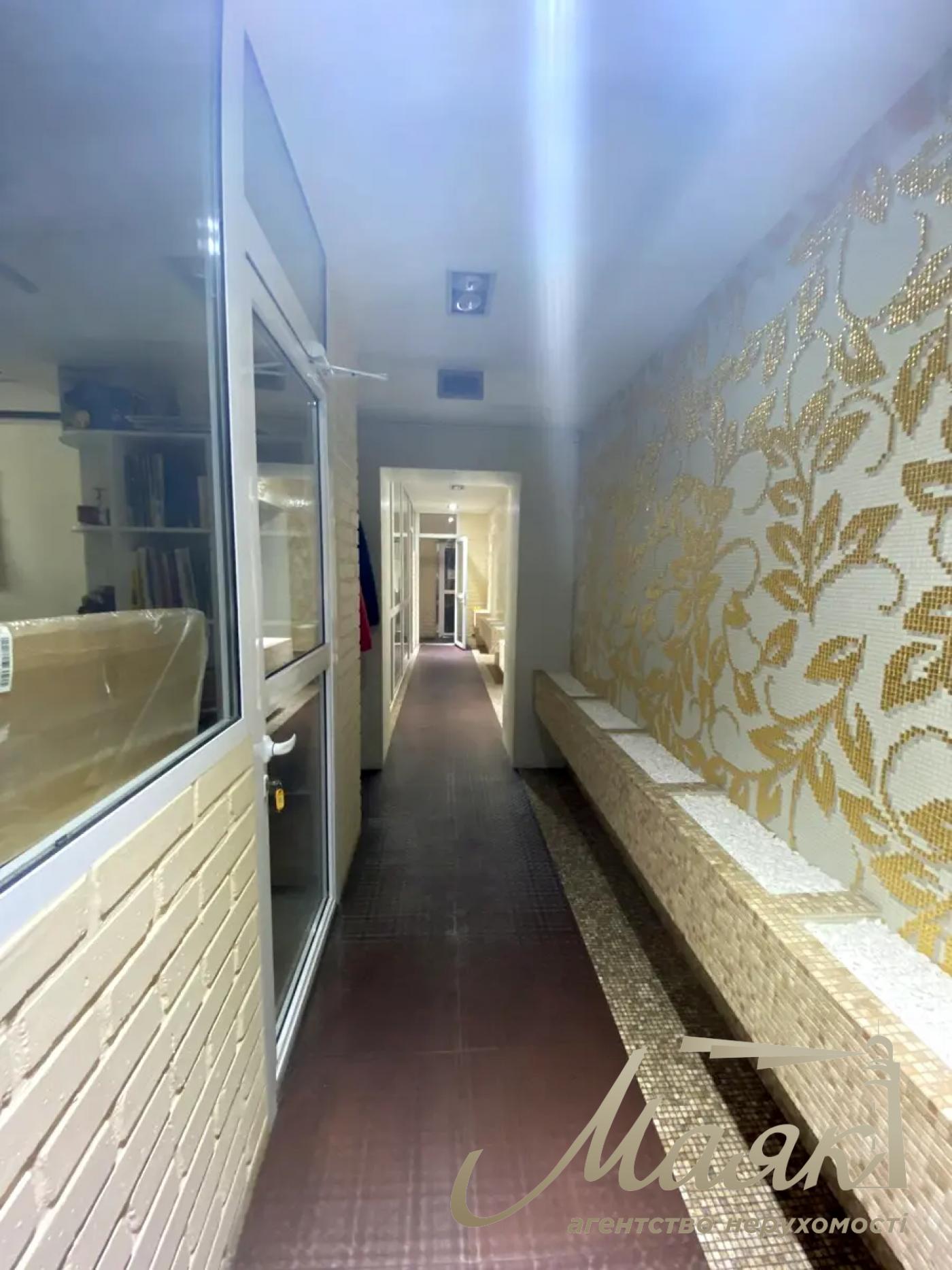 Office for rent 230m2 Aleksa Tikhogo str. 89-A, Shulyavskaya.