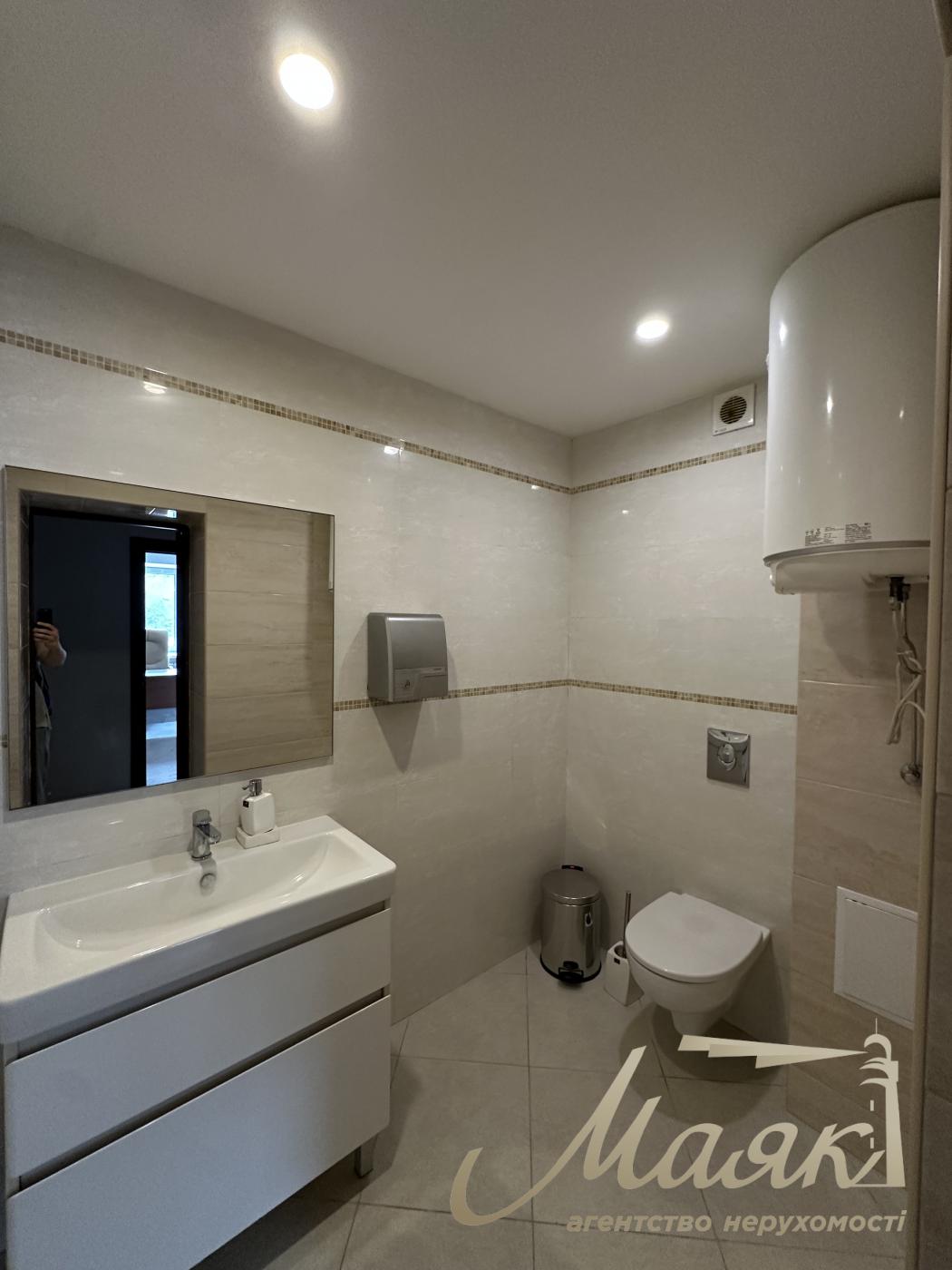 Оренда офісного приміщення з ремонтом (220 м²) на вул. Голосіївська, 7, корпус 1