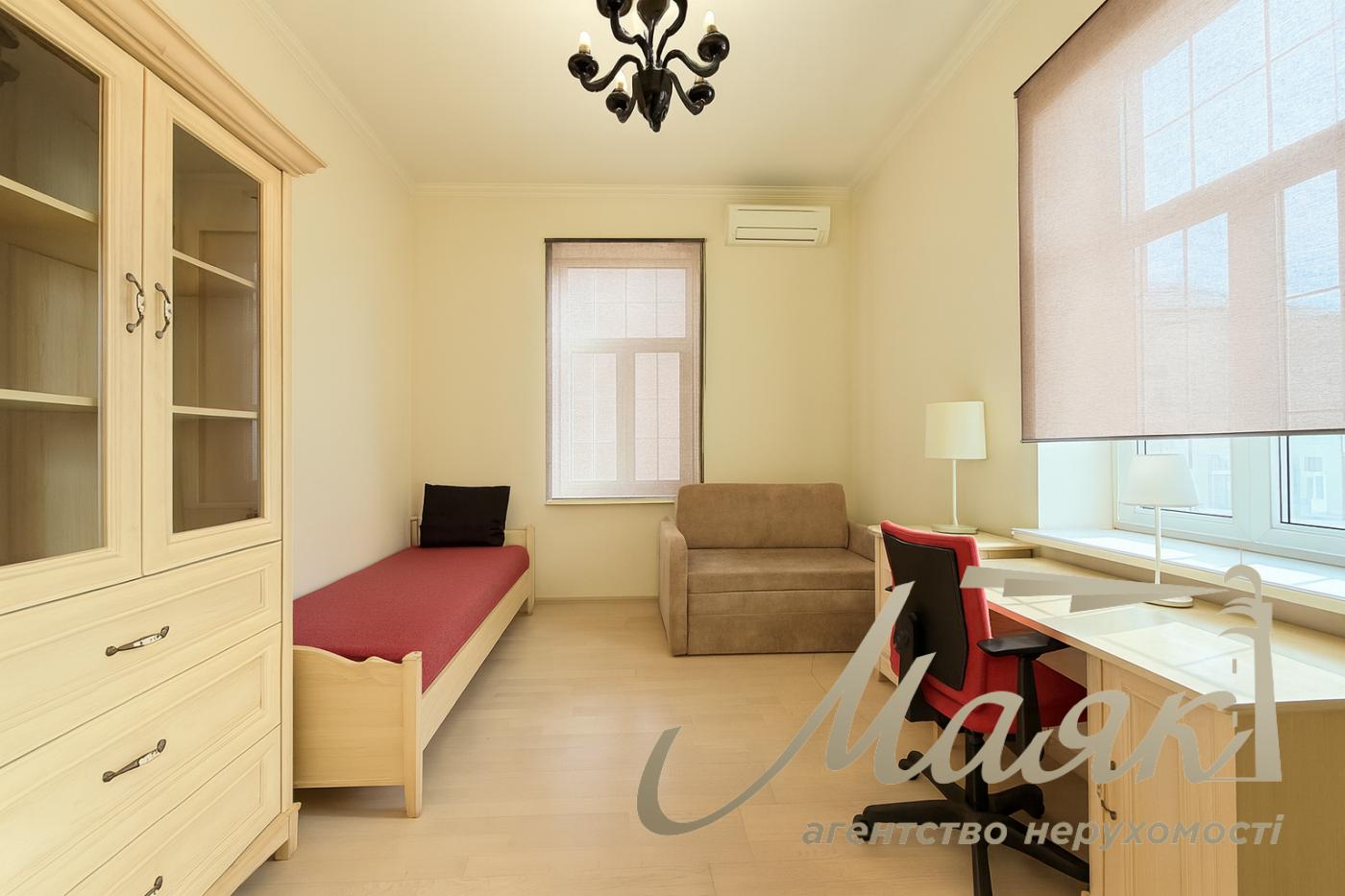 Оренда 4х-кімнатної квартири 200 м² у самому серці Києва - вул. Рейтарська, 5, Шевченківський район.