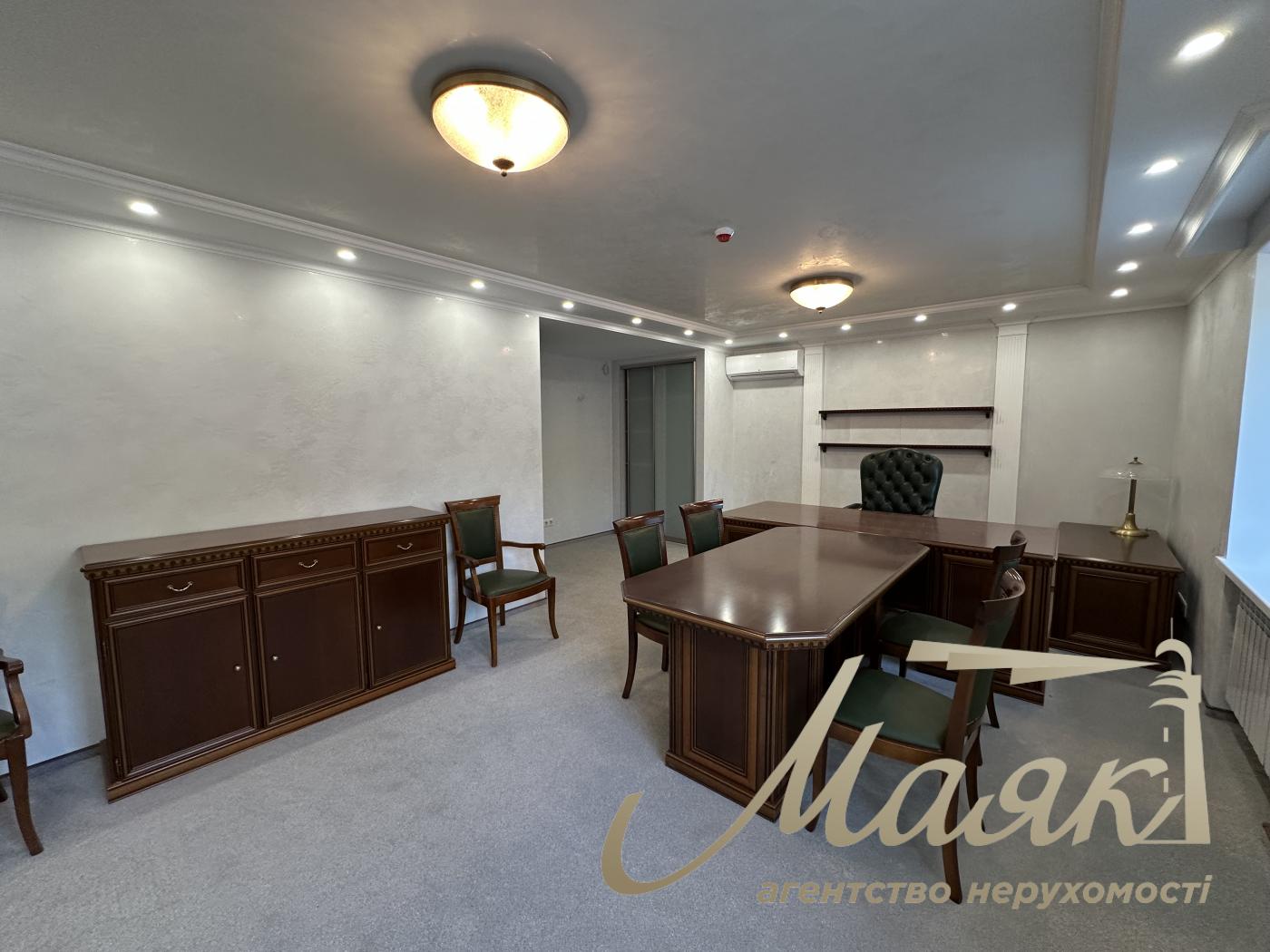 Оренда офісного приміщення з ремонтом (220 м²) на вул. Голосіївська, 7, корпус 1