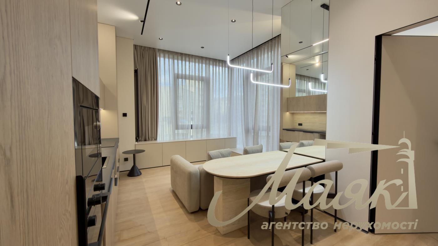 For sale 2-bedroom apartment in LCD A136, Antonovicha str.