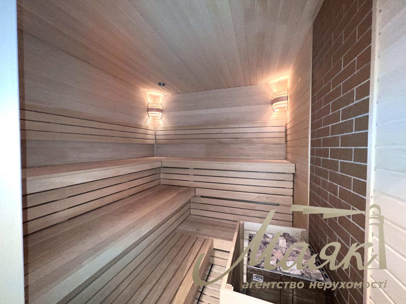 Оренда заміського будинку на Осокорках у котеджному містечку "Блакитна Лагуна"