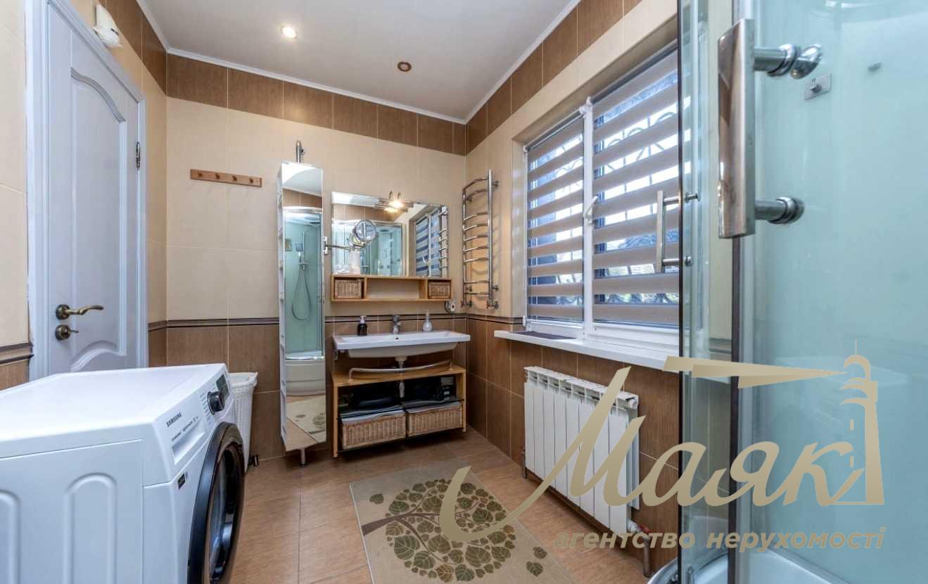 Оренда 2-поверхового будинку площею 128 м² поблизу Дніпра та Мінстерського озера, Оболонський район, Київ