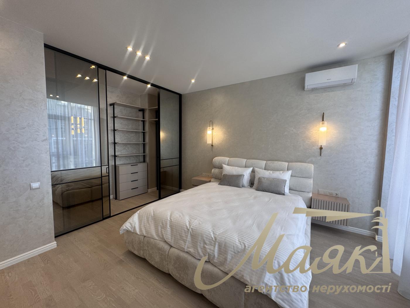 Продаж 3-х кімнатної квартири в ЖК Бульвар Фонтанів Саперне Поле вул., 5