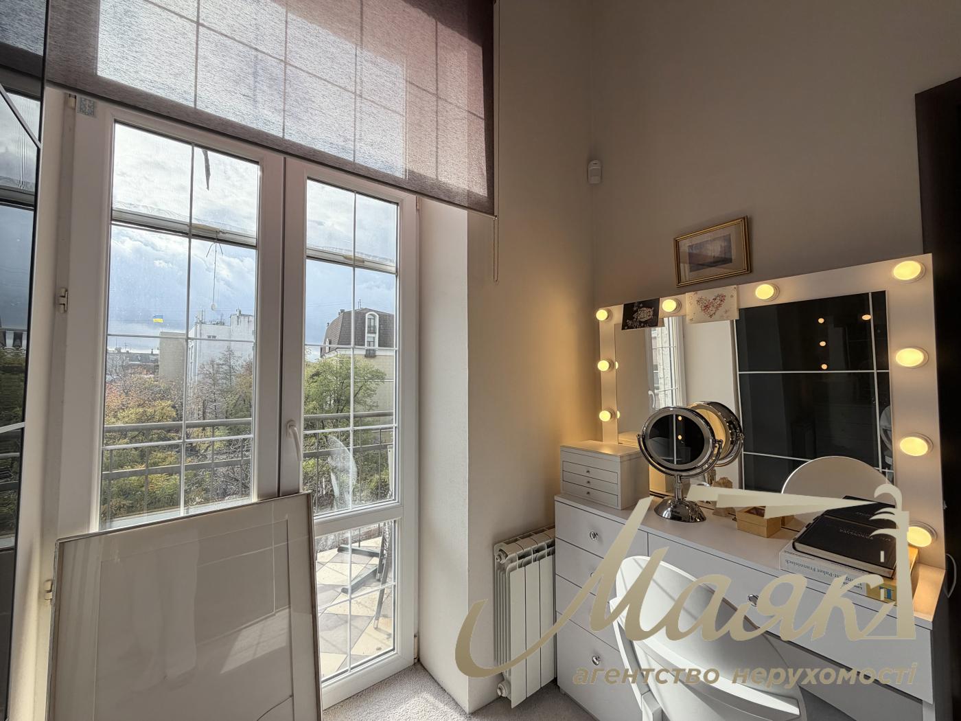 Оренда 4х-кімнатної квартири 200 м² у самому серці Києва - вул. Рейтарська, 5, Шевченківський район.