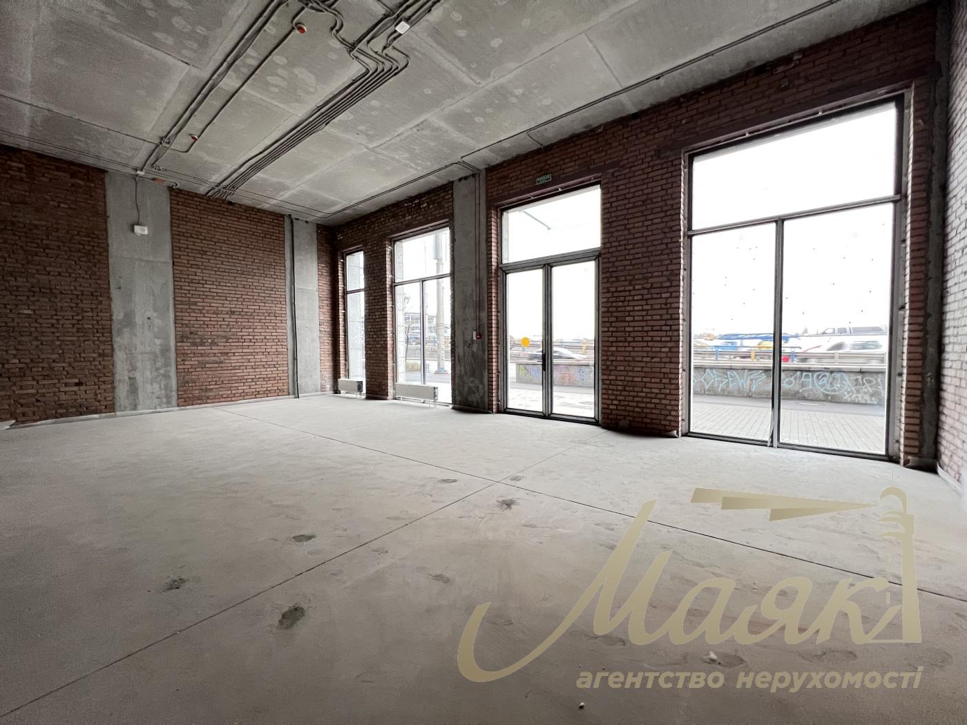 Rent of facade premises 130 m2, club house Illinsky House.