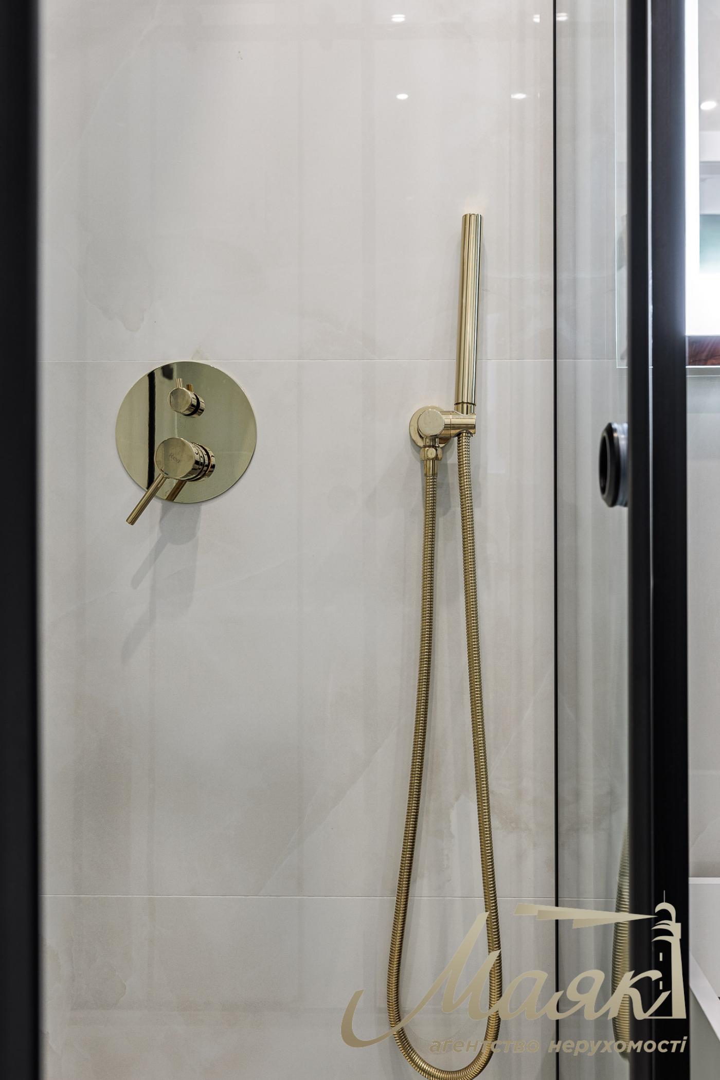 Продажа 1-комнатной квартиры с ремонтом ЖК Варшавский 3, Виноградарь, Киев