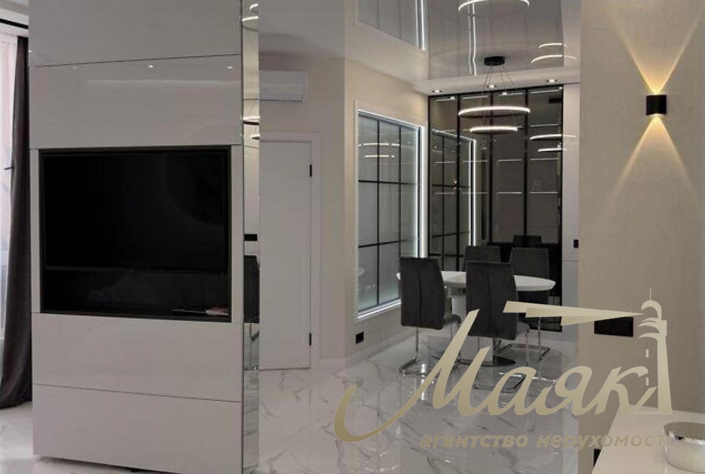 3-Bedroom Apartment for Sale in the "French Quarter 2" Residential Complex, M. McKay Street, Pechersky District