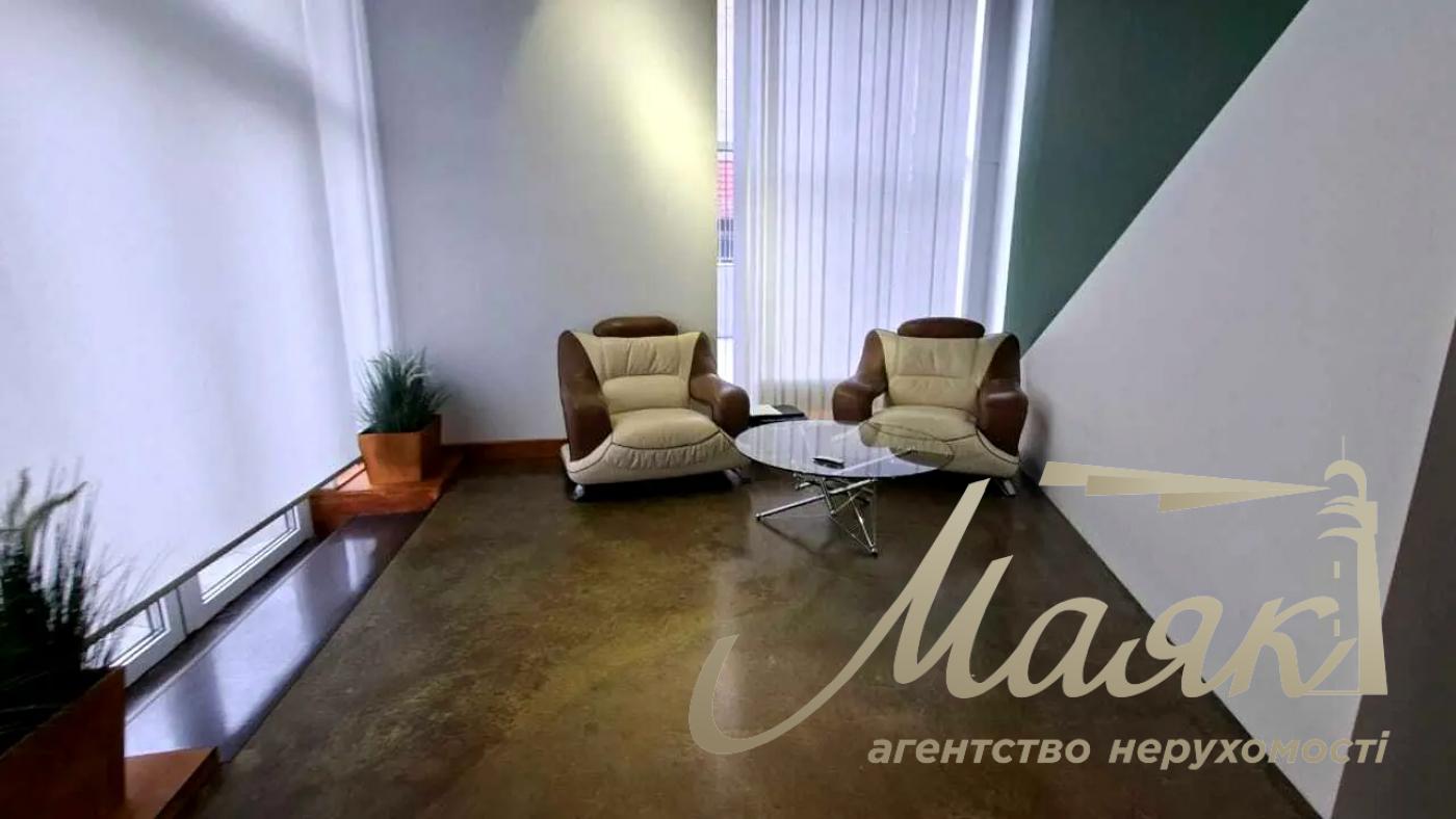 Rent a facade premise with repair 62 m2 LCD Novopecherskaya Tower Pechersky district