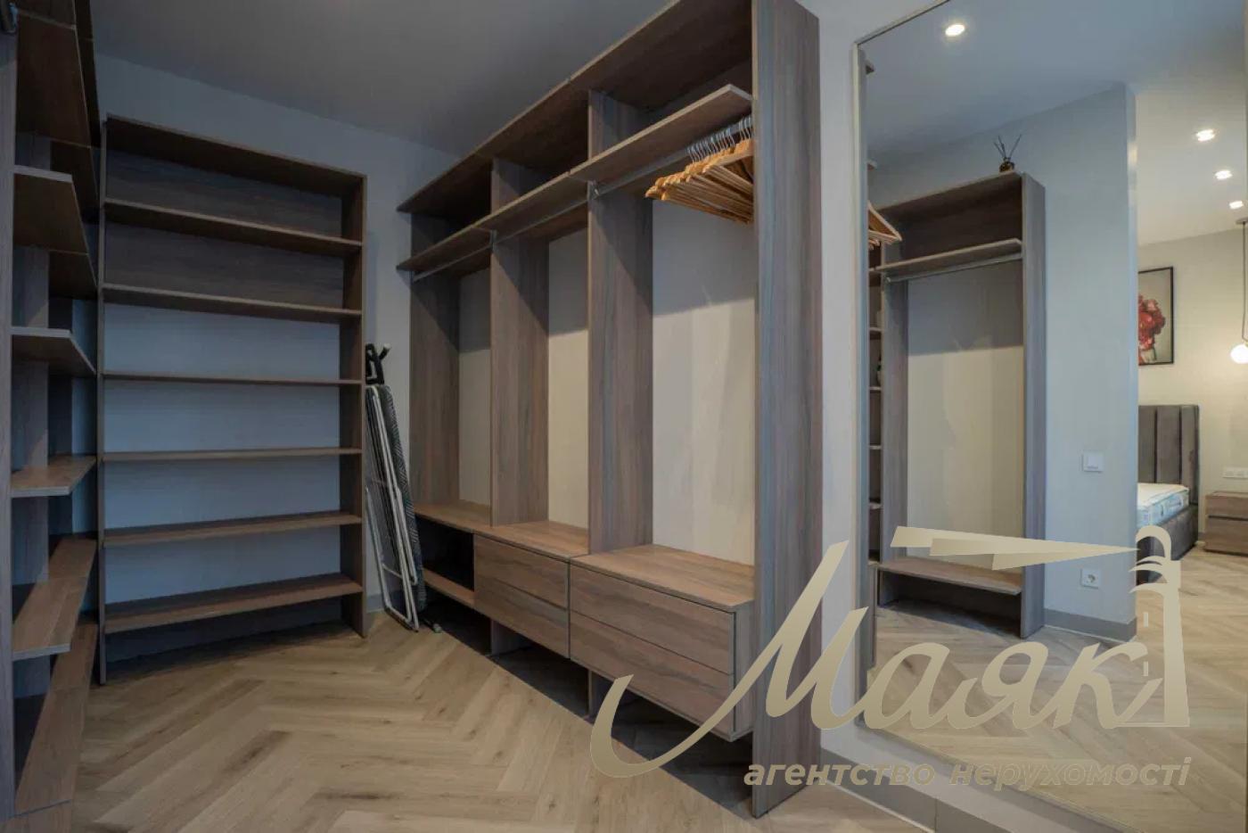 Rent 3-bedroom apartment in LCD Novopecherskie Lipki, 105 m², Pecherskiy district, Andriy Verkhoglyada (Dragomirov), 17-B., Kyiv