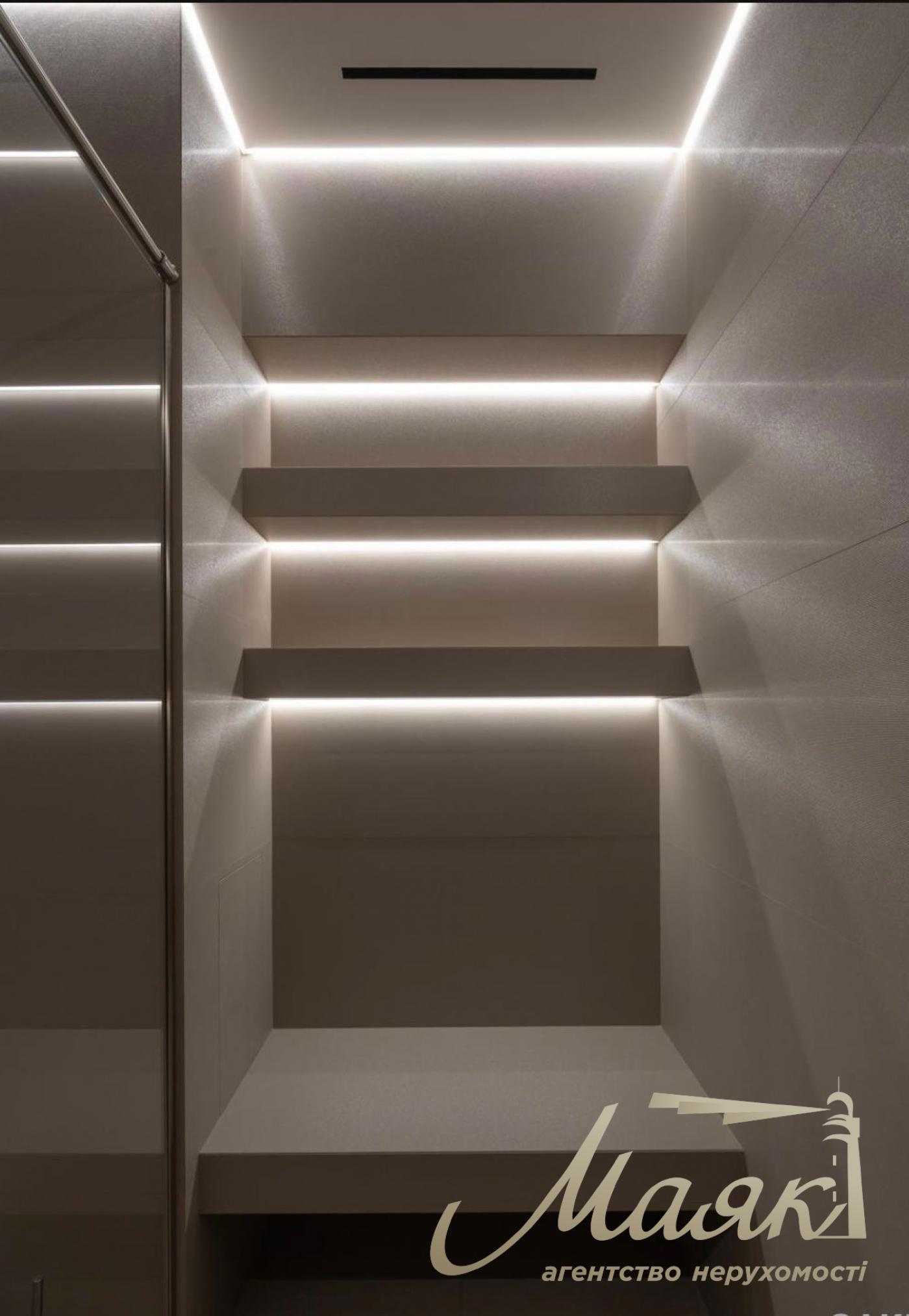 Продаж квартири в ЖК Да Вінчі, вул. Олеся Гончара 35, історичний центр Києва