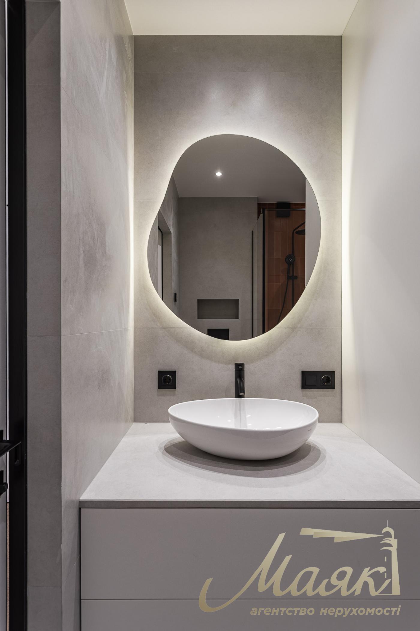 Rent 2-bedroom apartment in LCD New England