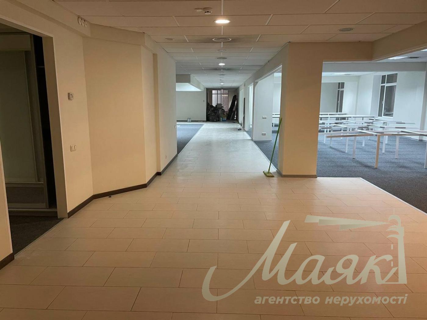 Оренда офісу площею 936 м² у бізнес-центрі «Каньйон», вул. Ярославська, 56, Поділ.