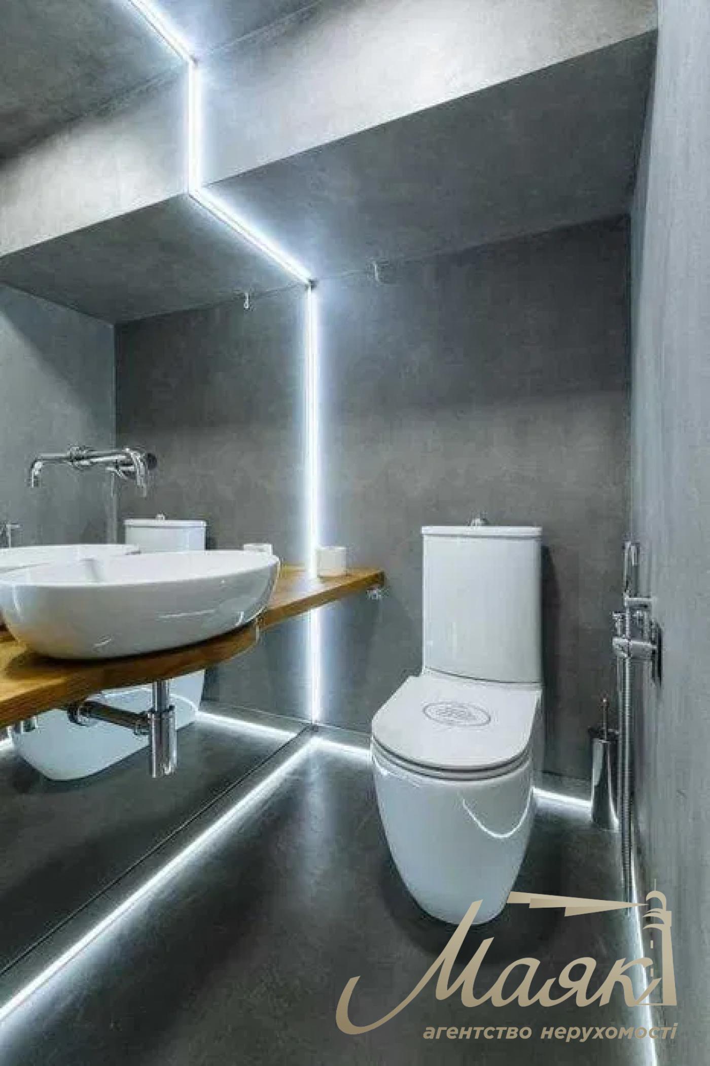 Оренда офісу 220м2 по вул.Шота Руставелі, Площа Українських Героїв