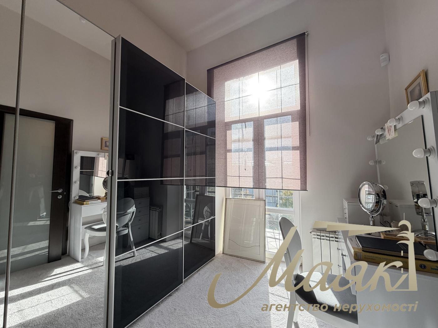 Оренда 4х-кімнатної квартири 200 м² у самому серці Києва - вул. Рейтарська, 5, Шевченківський район.