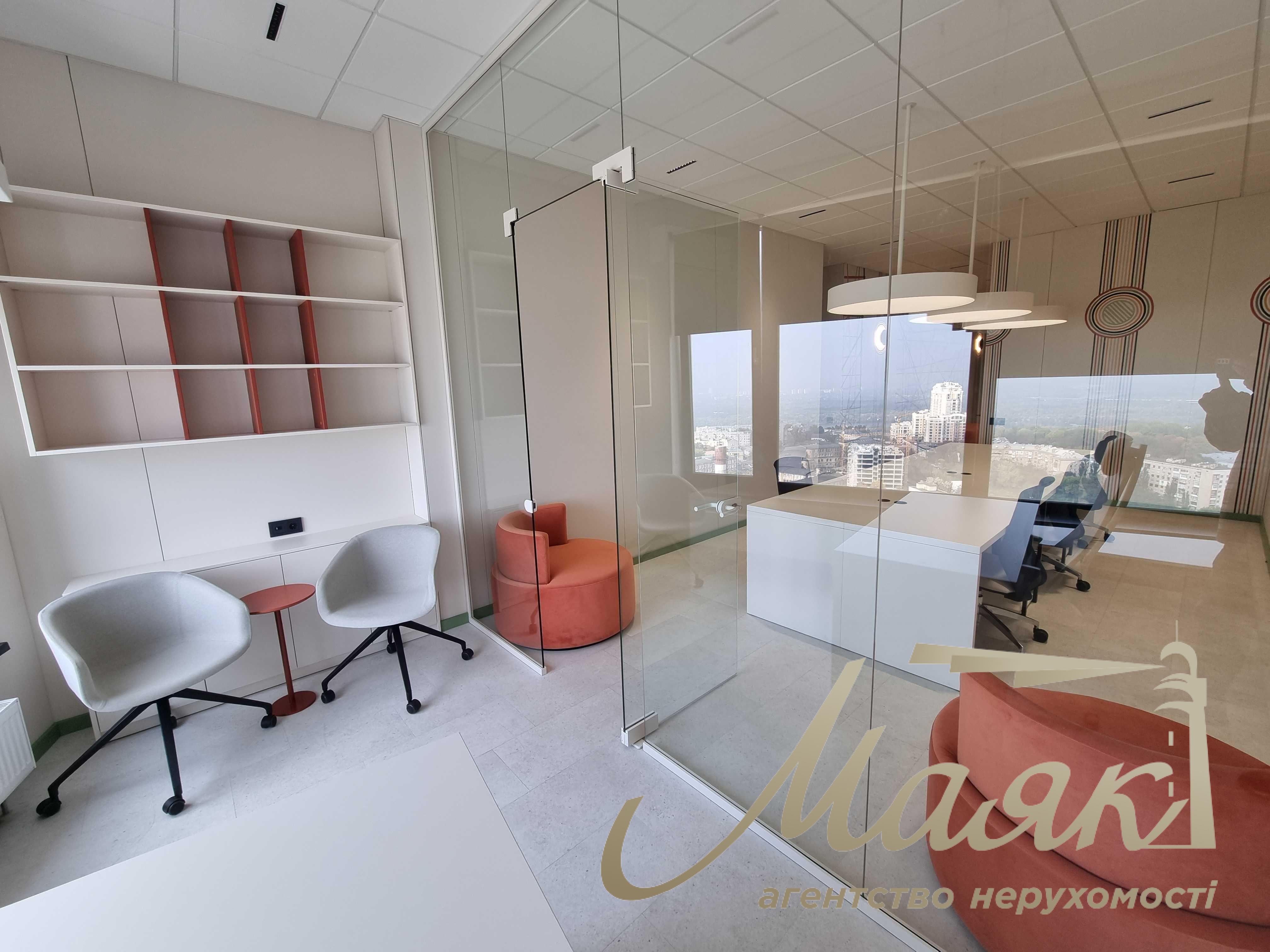 Rent an office of 93m2 in the residential complex Carnegie on Klosky Spusk 7A.