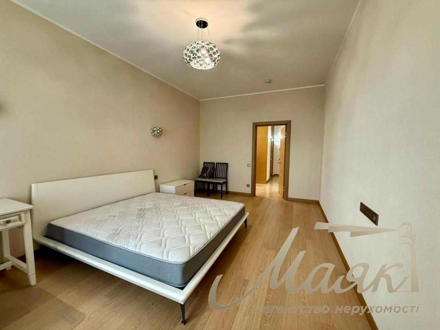 Rent 2-bedroom apartment in the historical center, Koninsky St. (Turgenevskaya)