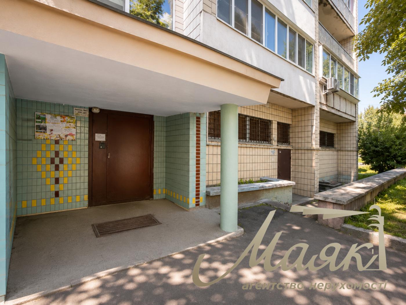 Продаж 2-кімнатної квартири з гарним видом площею 38 м² на провулку Ковальському, 12, район Шулявка, Солом'янський район, Київ