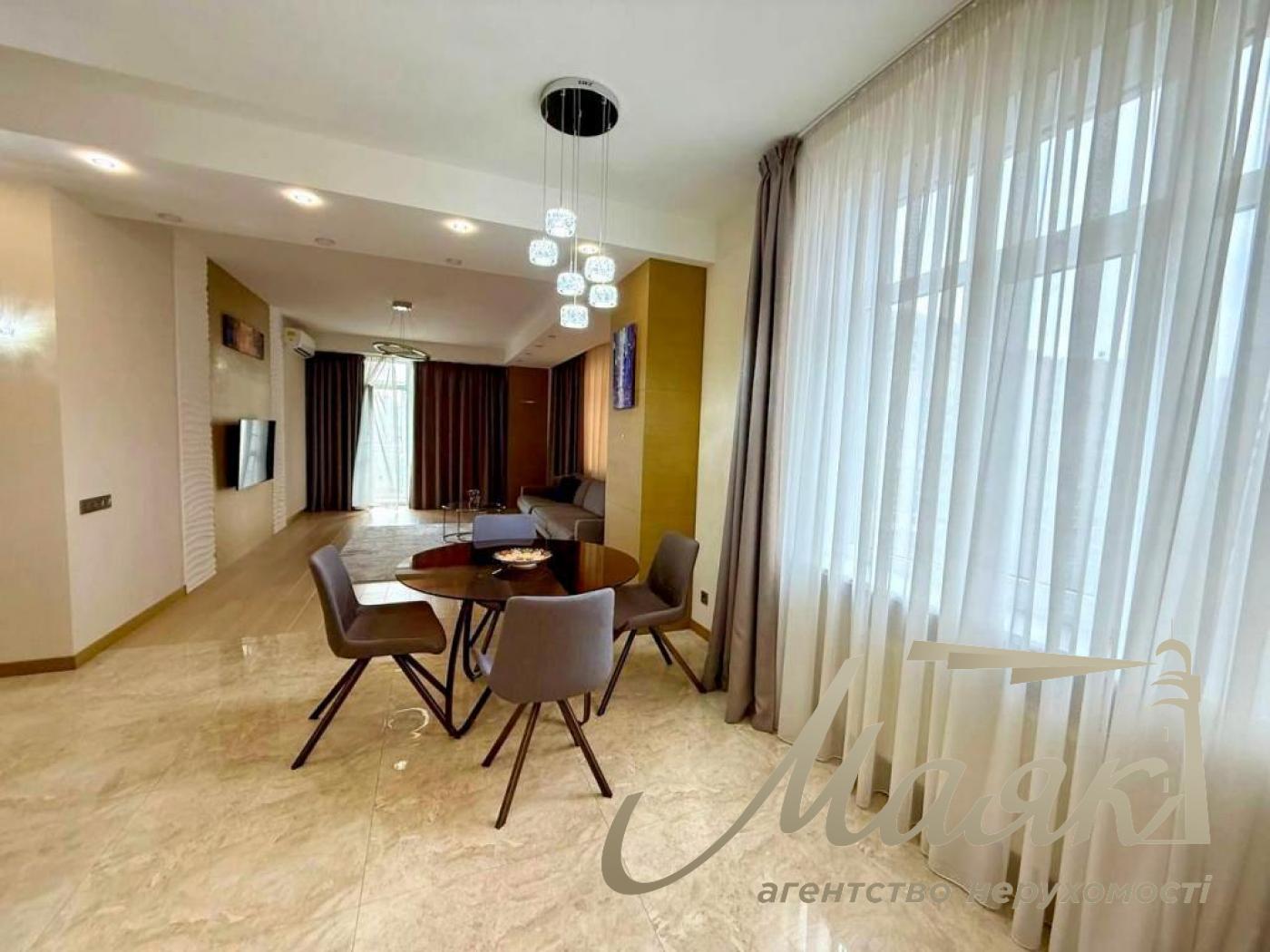 Rent 2-bedroom apartment in the historical center, Koninsky St. (Turgenevskaya)